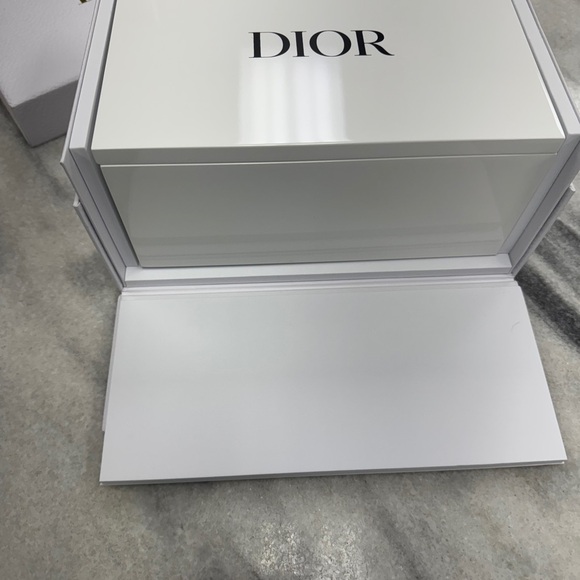 Dior Jewelry/Vanity Box with Gold Logo - Picture 5 of 9
